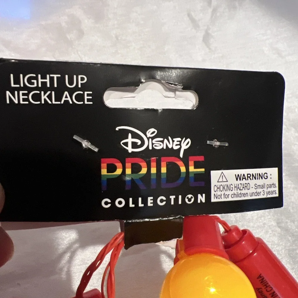 NEW NWT Disney Parks‎ Pride Collection Mickey Mouse Light Up Rainbow Necklace